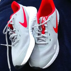 Nike tennis shoes